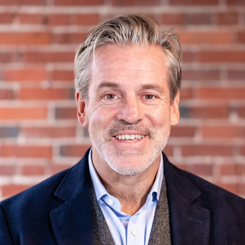 Headshot of Warren Valdmanis